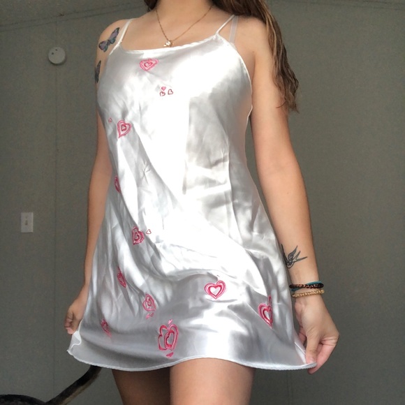 Satin baby doll heart dress - Picture 1 of 4